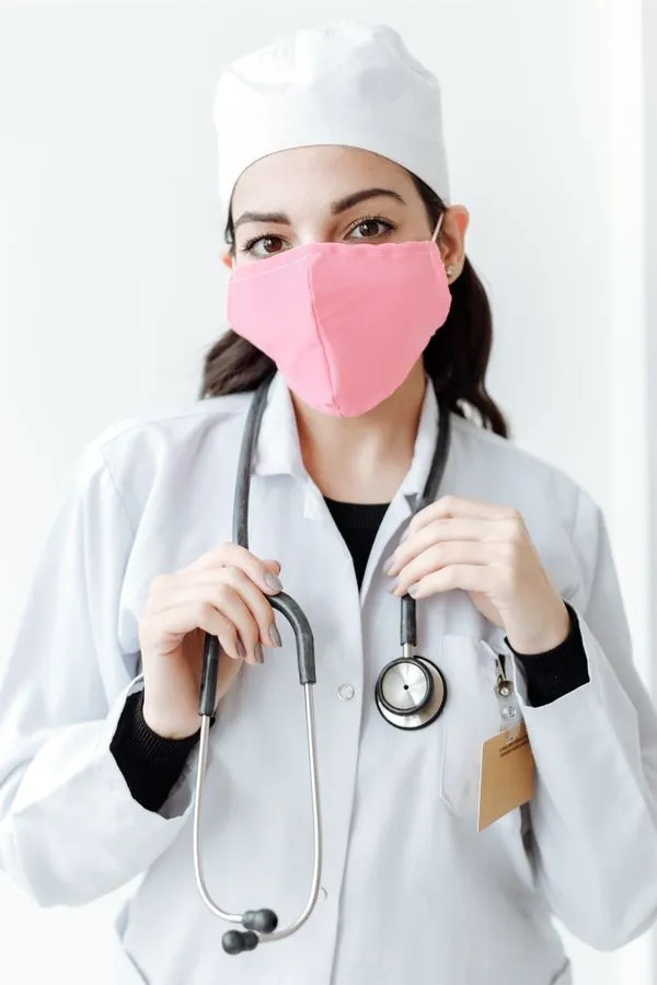 Doctor explaining GLP-1 medication side effects and what symptoms to watch for